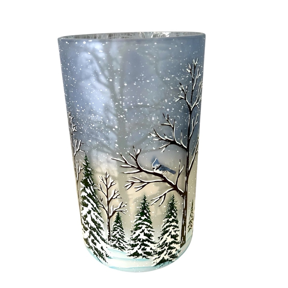 NWT Yankee candle Winter Forest Glass Accent